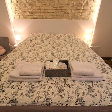 Cozy Old Town Apartment - Free Minibar Boekarest Buitenkant foto